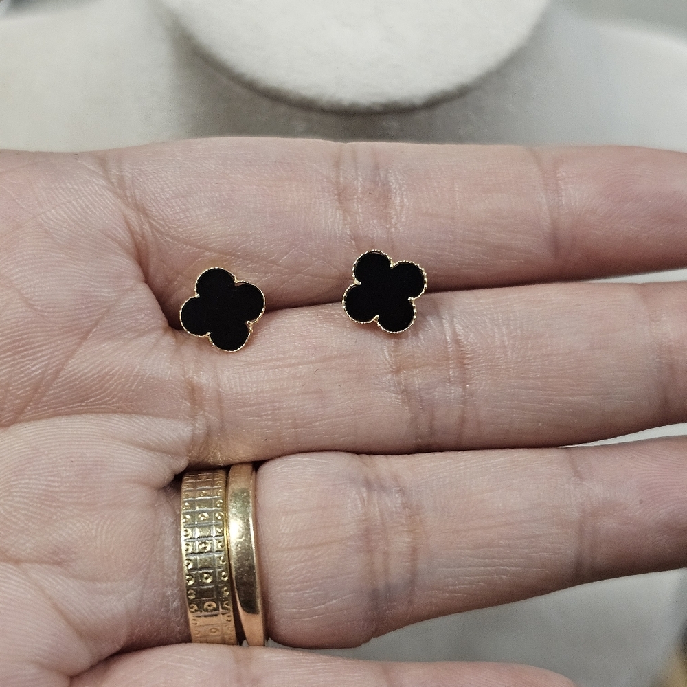 18k real saudi gold Black Earrings